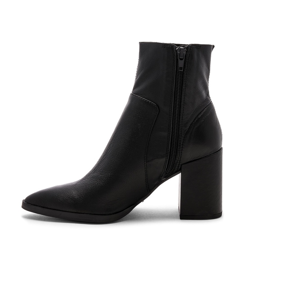 Black pointed bootie - Picture 2 of 6